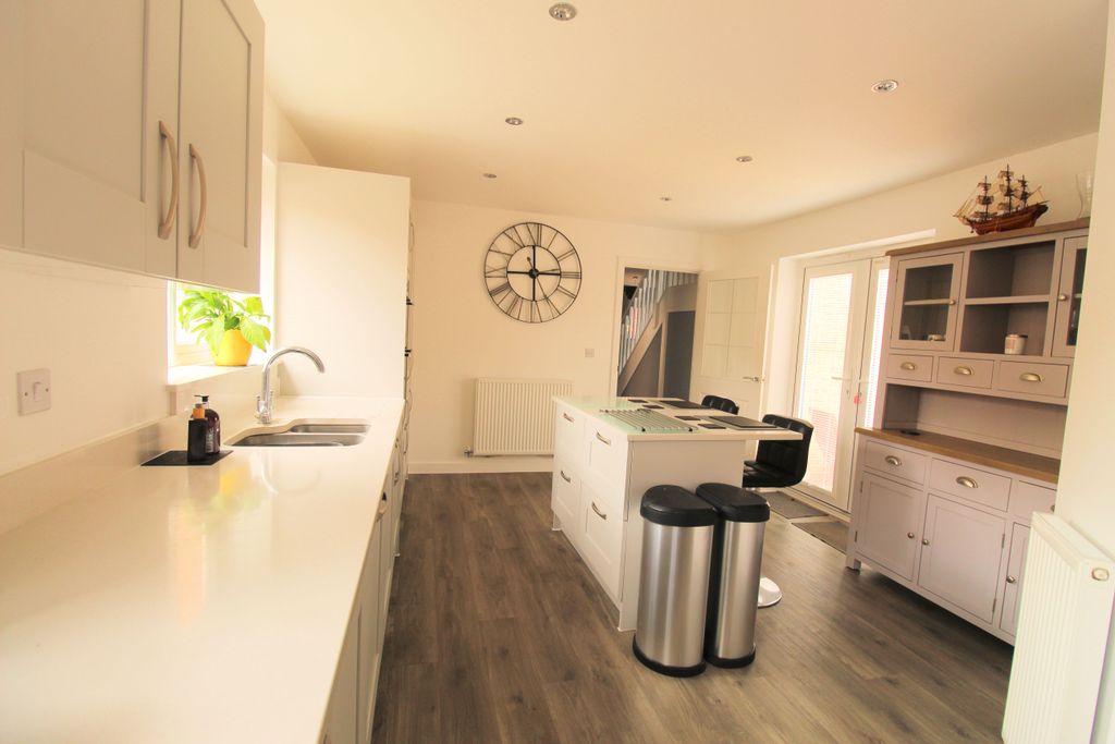 Property photo 3 of 19 Img_40166