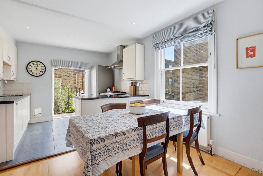 Property photo 3 of 11 Picture No. 25