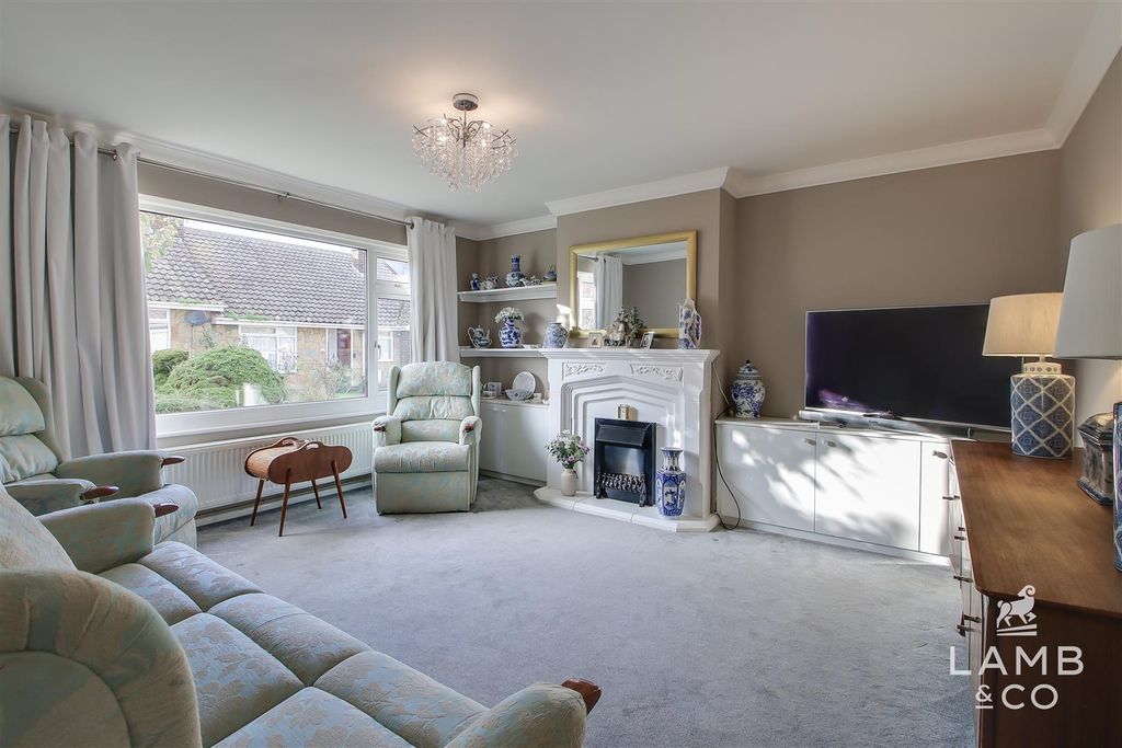 Property photo 2 of 11