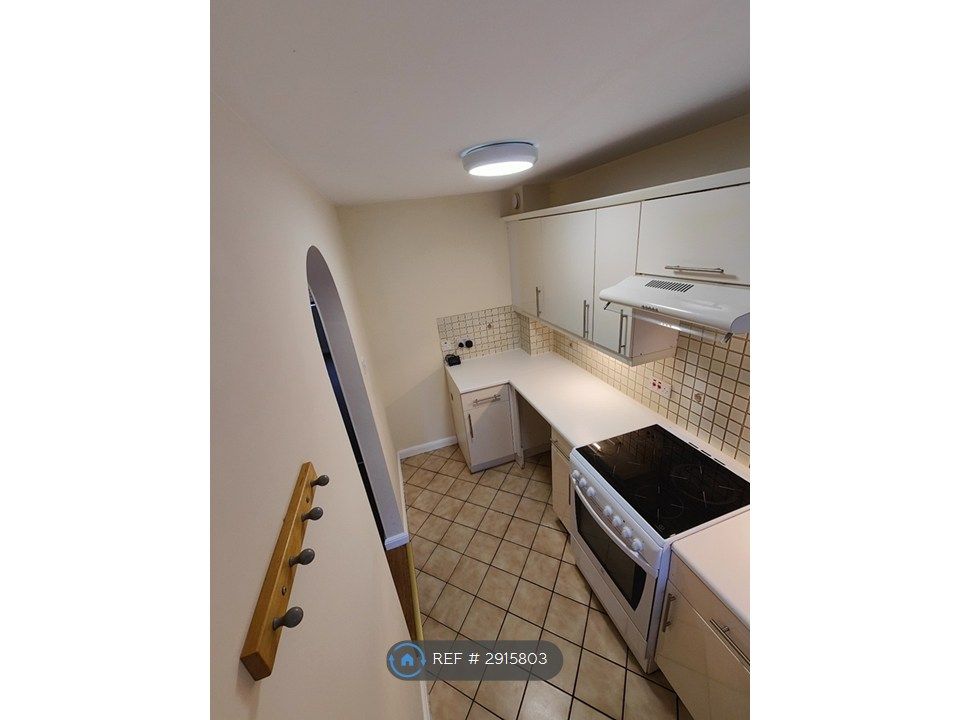 Property photo 3 of 21 Kitchen