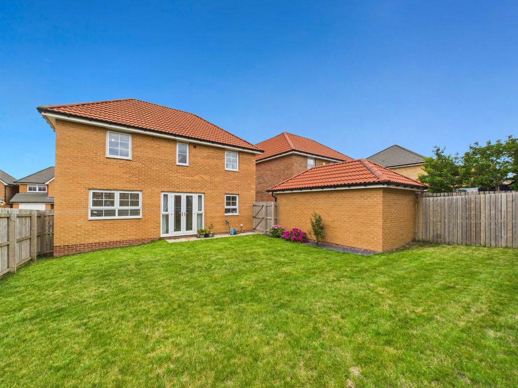 Property photo 2 of 15 4388155