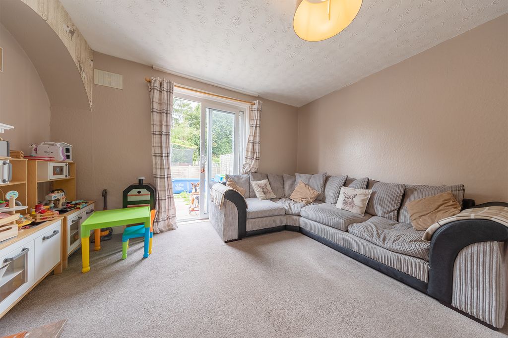 Property photo 2 of 31