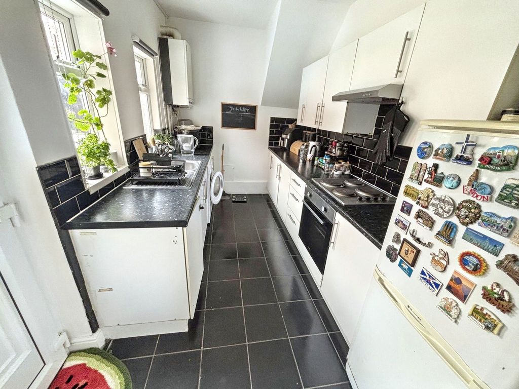 Property photo 3 of 6