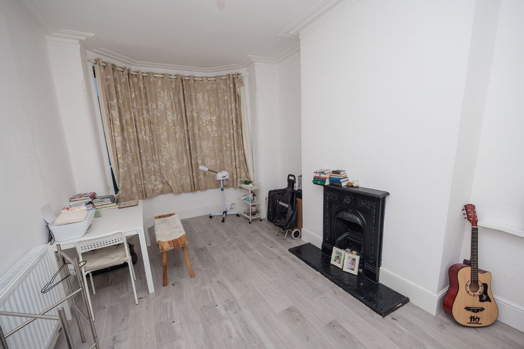 Property photo 3 of 26