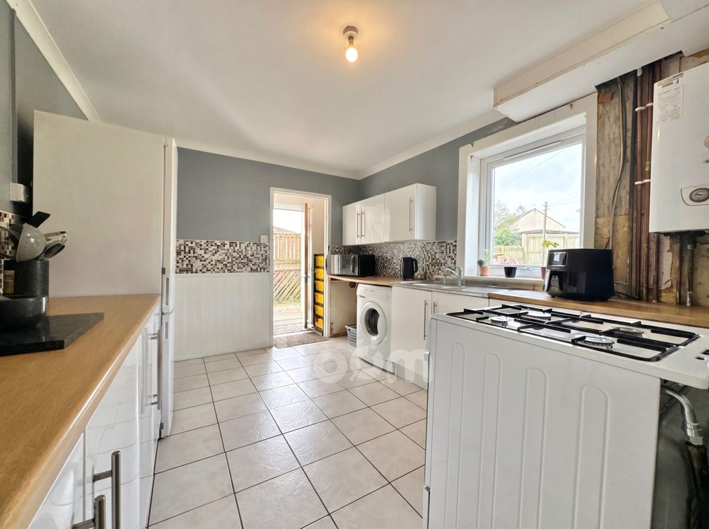 Property photo 2 of 24 Stockbridge Crescent, Kilbirnie Kitchen Pic