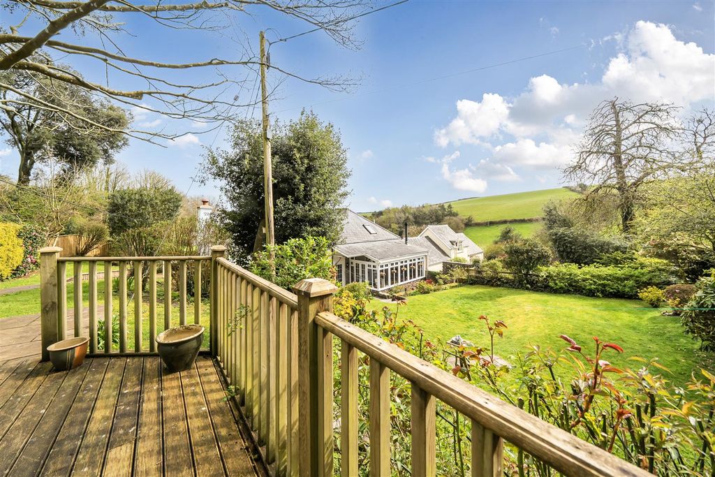 Property photo 2 of 47 2