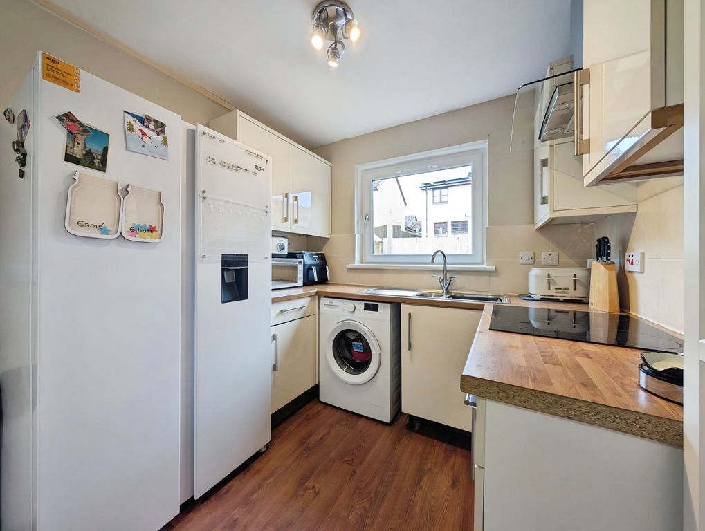 Property photo 3 of 25 Kitchen