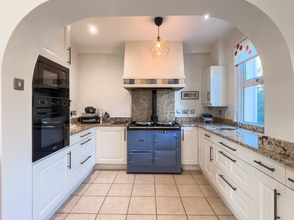 Property photo 3 of 30 3806959