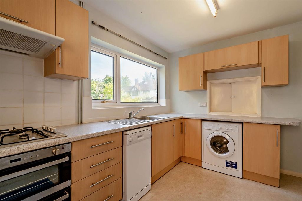 Property photo 3 of 15 8690522-Interior14-800.Jpg