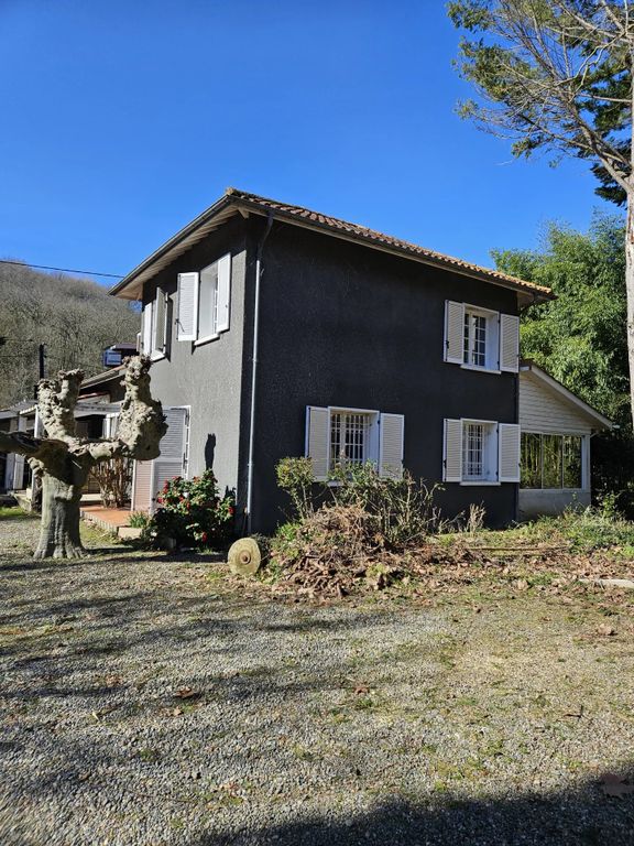 Property photo 2 of 35