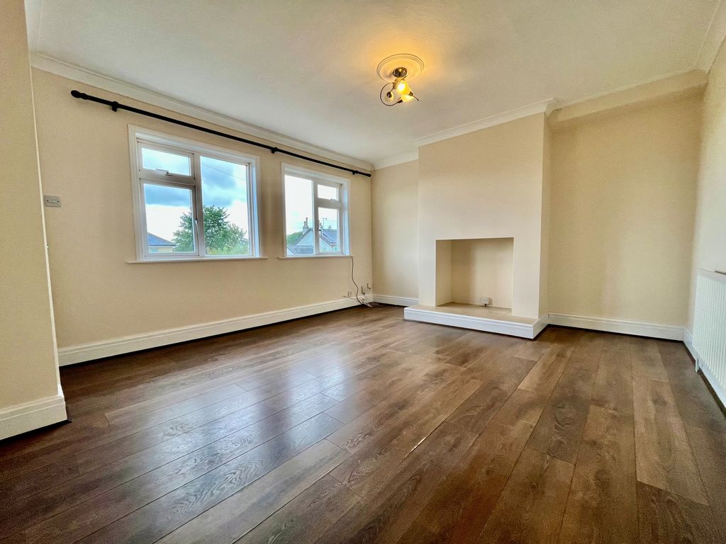 Property photo 3 of 8 Image