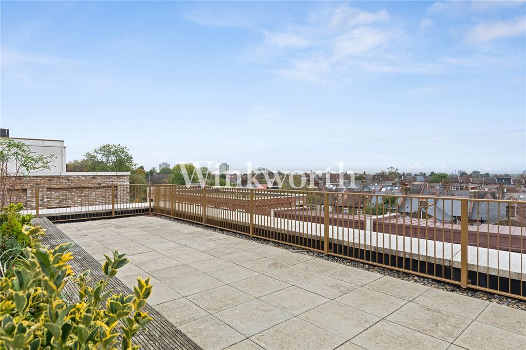 Property photo 2 of 17 Picture No. 21