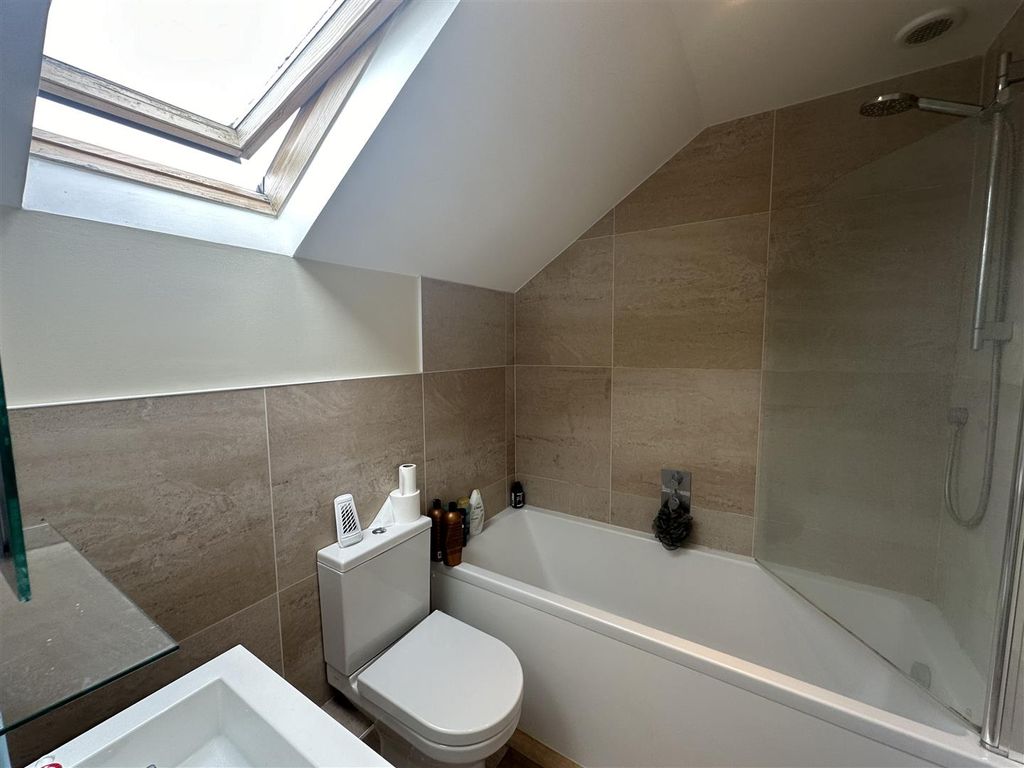 Property photo 3 of 7 Bathroom