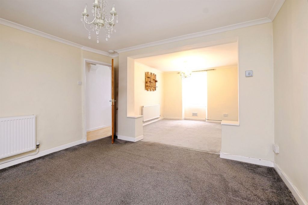 Property photo 2 of 21