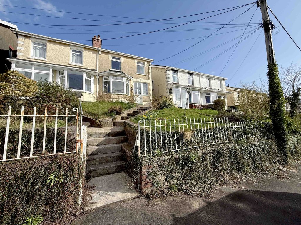 Property photo 1 of 21 2 Bedroom Semi Detached For Sale On Highland Terrace, Pontarddulais