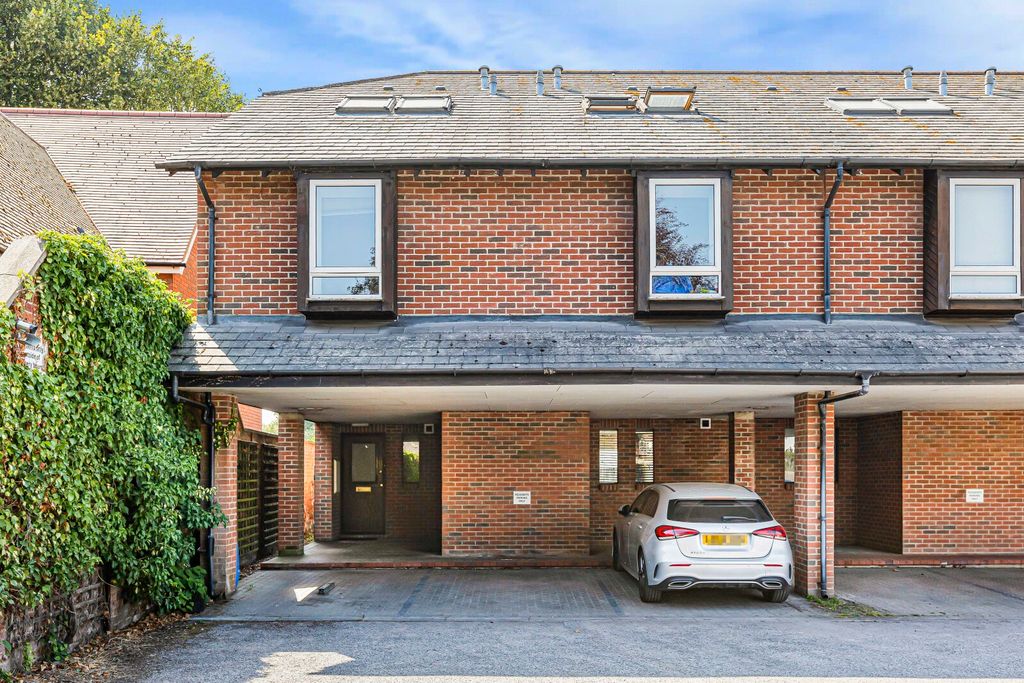 Property photo 1 of 17 Picture No. 02