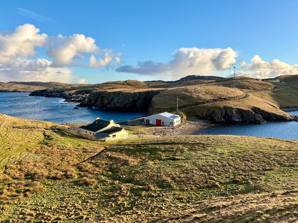 Property photo 2 of 36