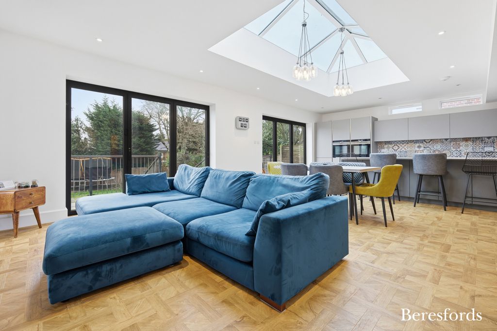 Property photo 3 of 31 Picture 3