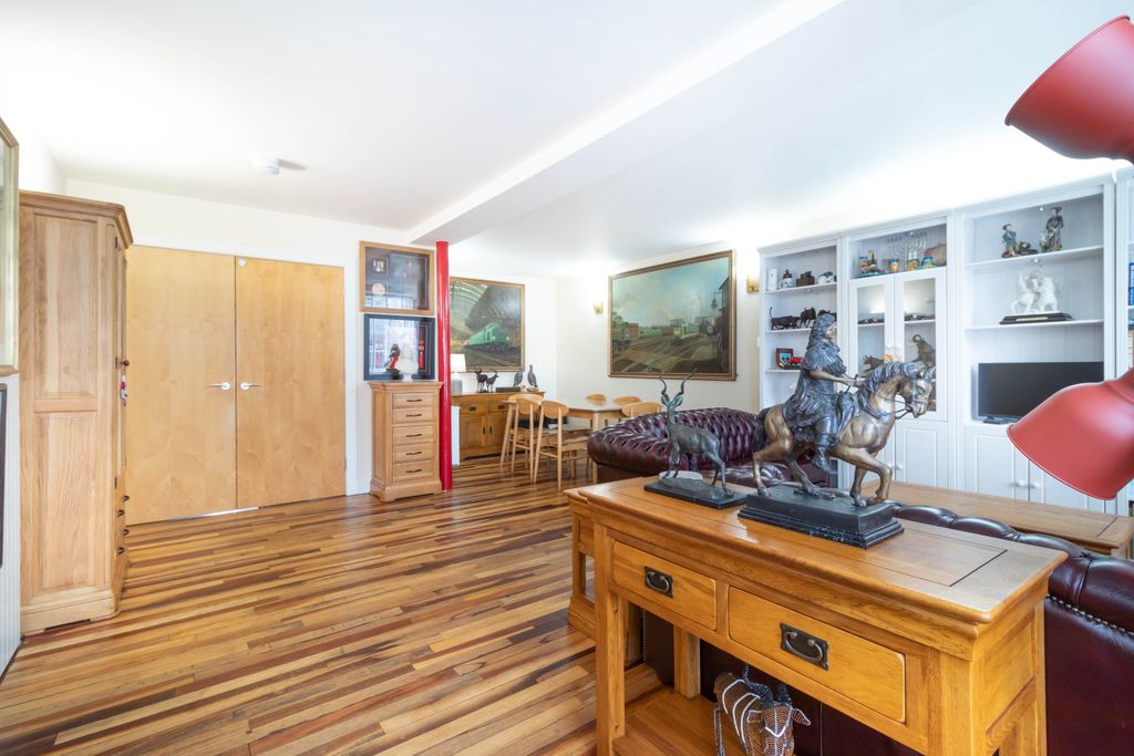 Property photo 3 of 25 Open-Plan Lounge/Dining Room