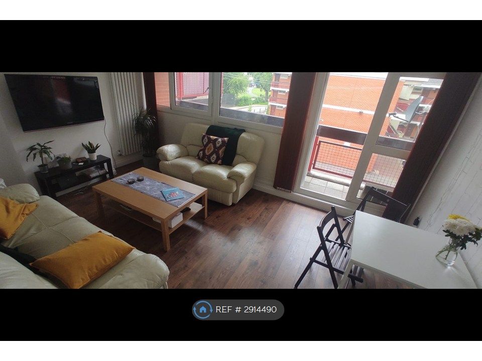 Property photo 2 of 15 Living Room