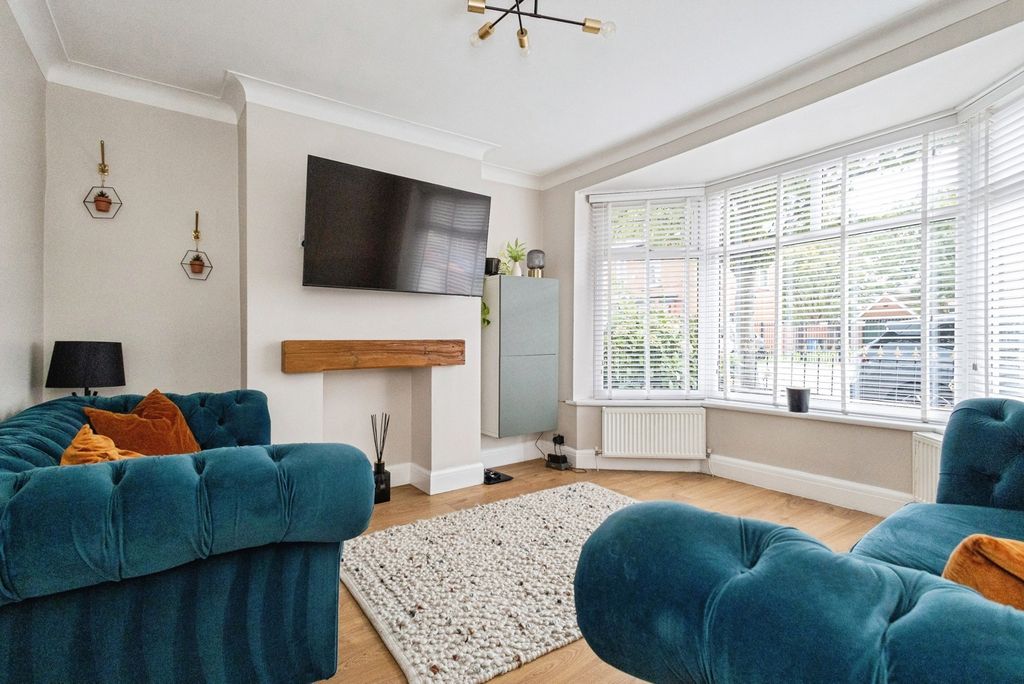 Property photo 3 of 17 Pbox-Img.Jpg