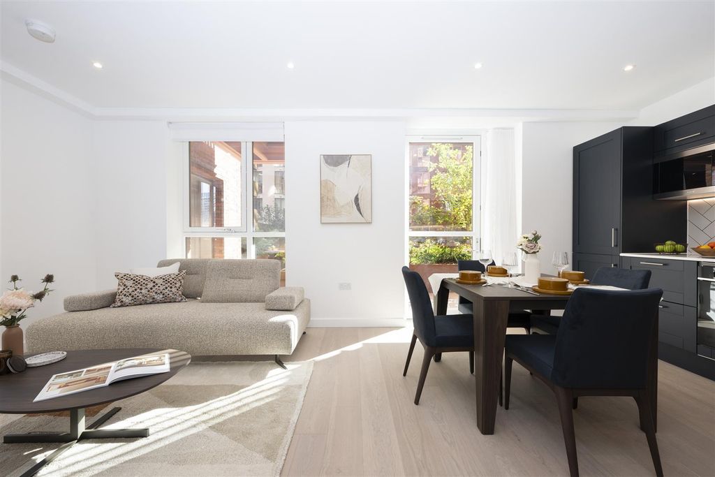 Property photo 1 of 46 Rental Show Flat