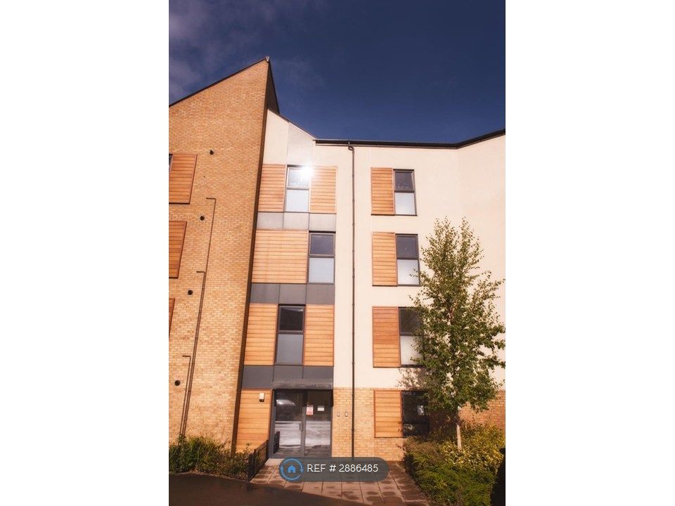 Property photo 2 of 17 Front Of Building