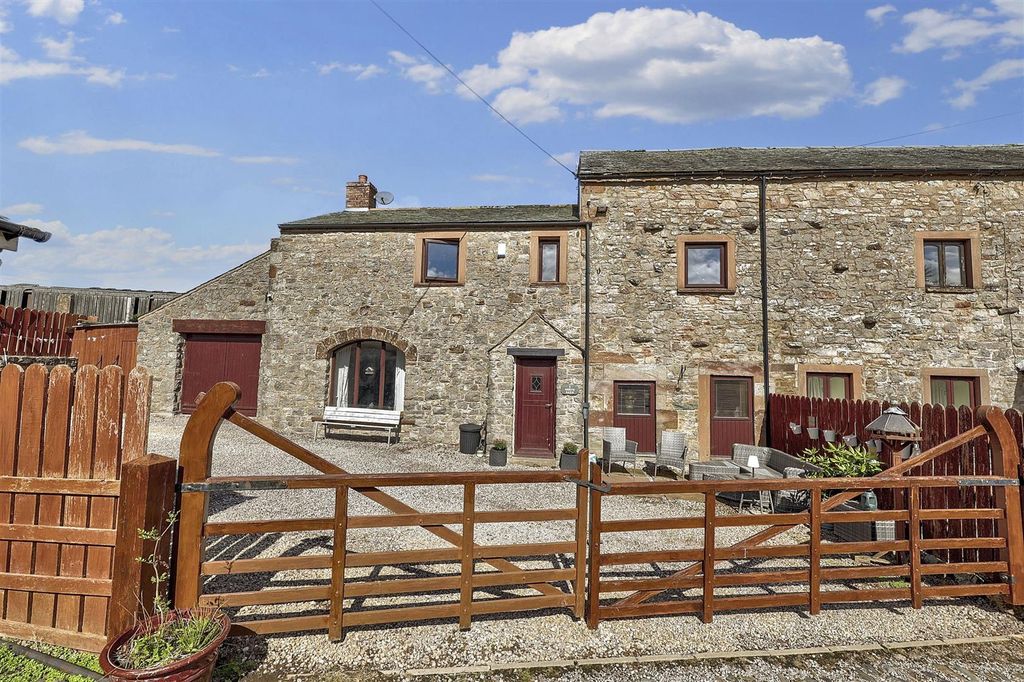 Property photo 1 of 23 2 North Barn