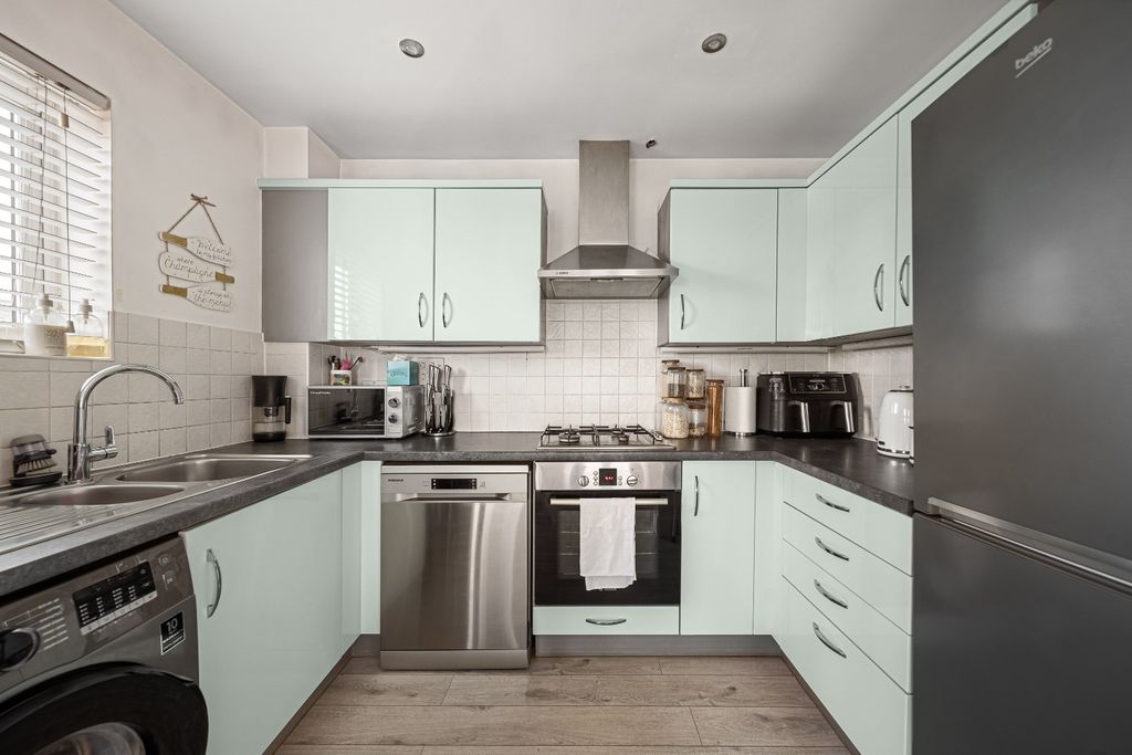 Property photo 2 of 14 4638962