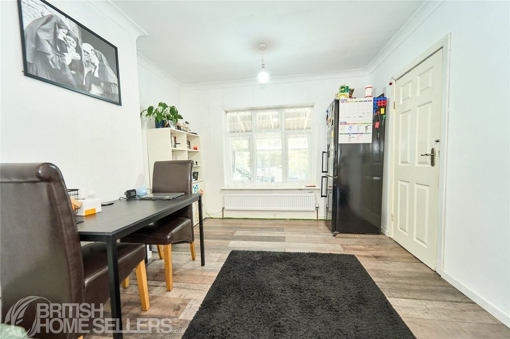 Property photo 3 of 16 Picture No. 17