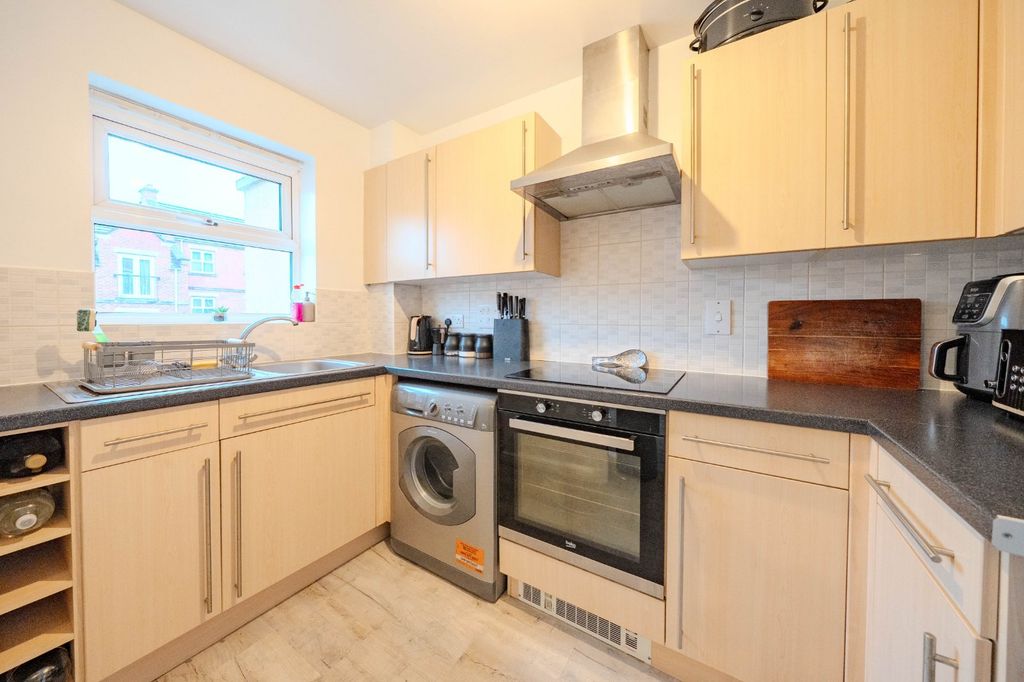 Property photo 3 of 16 Picture No. 06