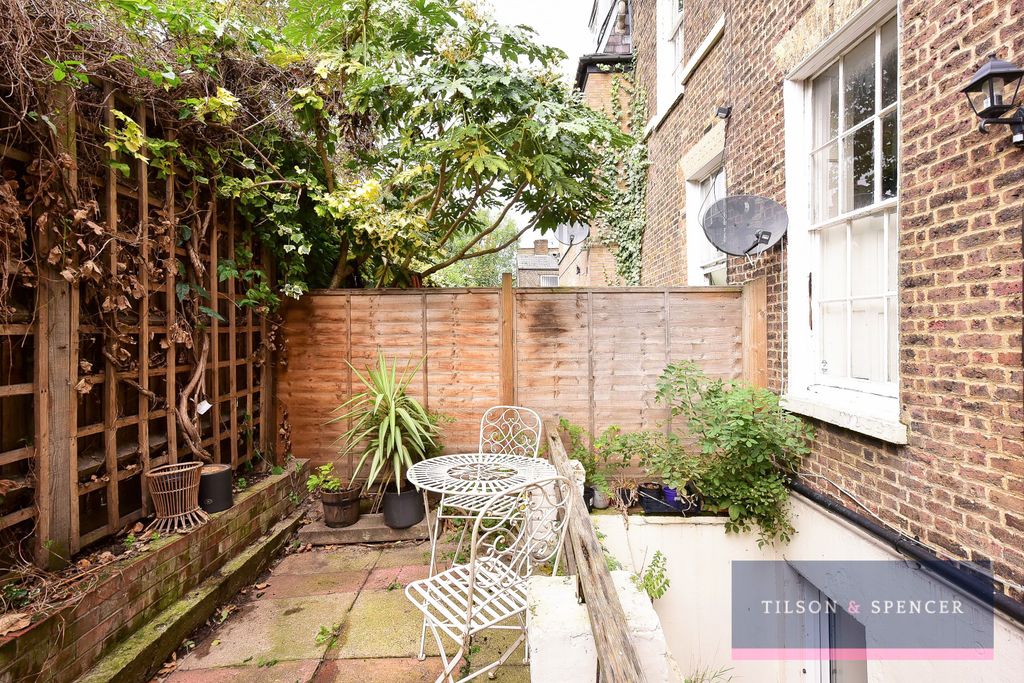 Property photo 2 of 20