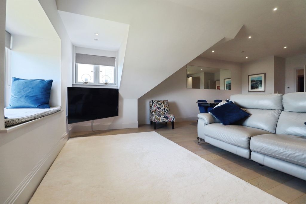 Additional image 5 of 3 bed flat for saleRest Bay, Porthcawl CF36