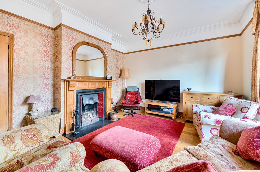 Property photo 3 of 17 1380190-20-69120c...