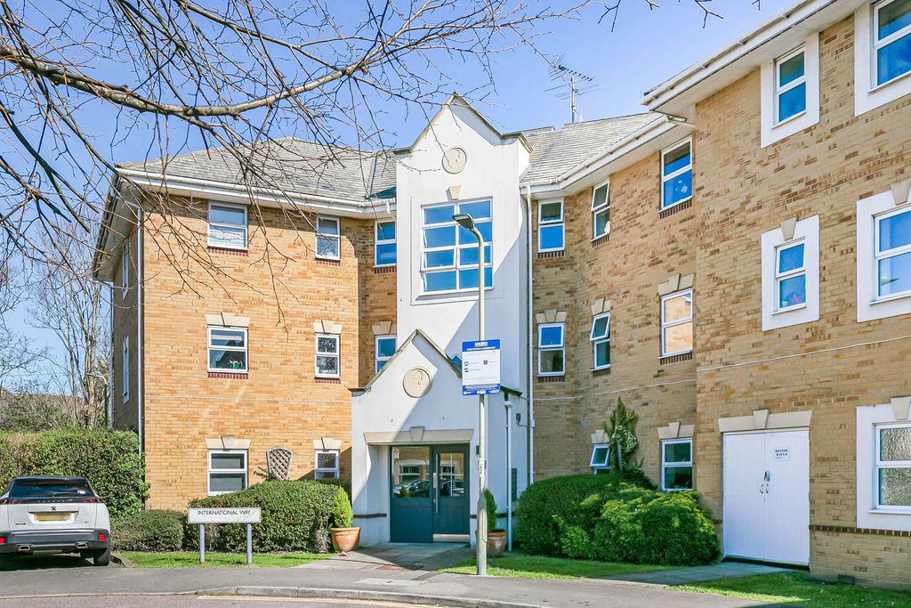 Property photo 1 of 8 Exterior