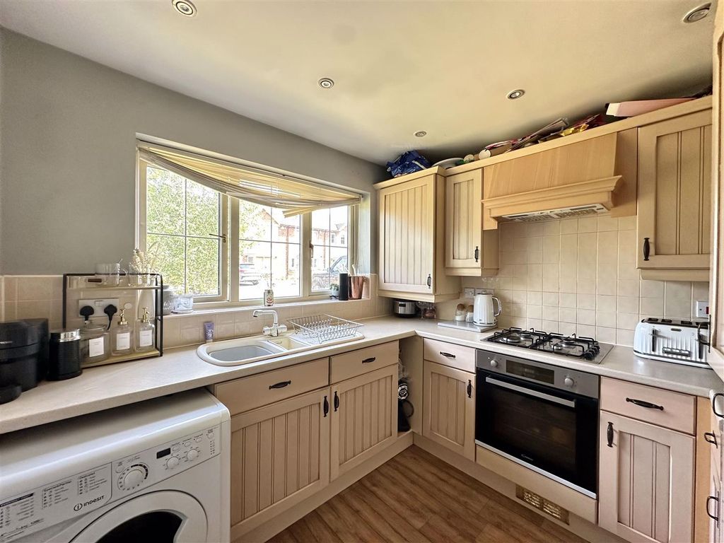 Property photo 3 of 14