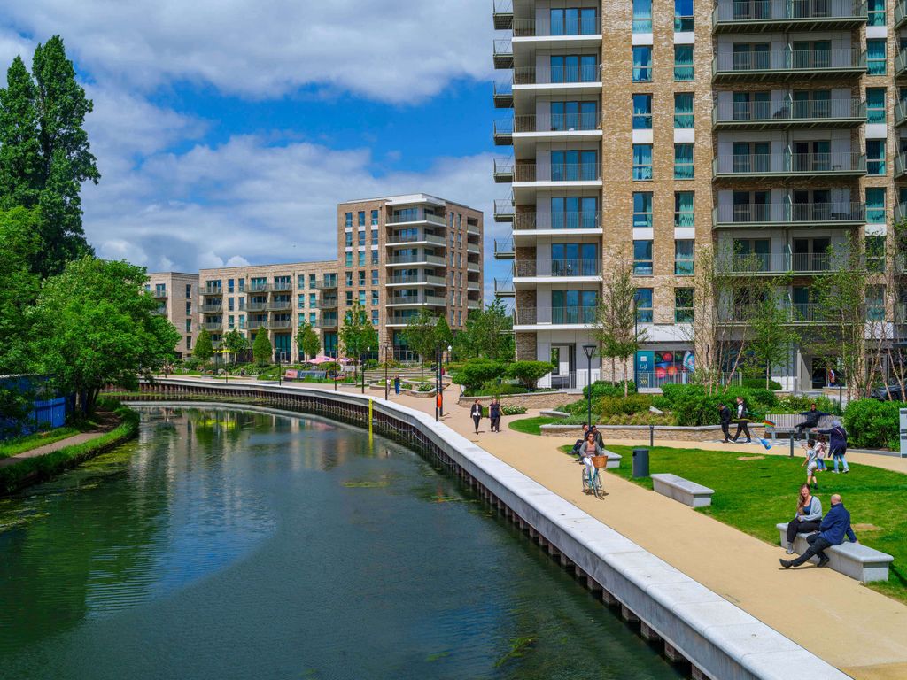 Property photo 2 of 20 Exterior