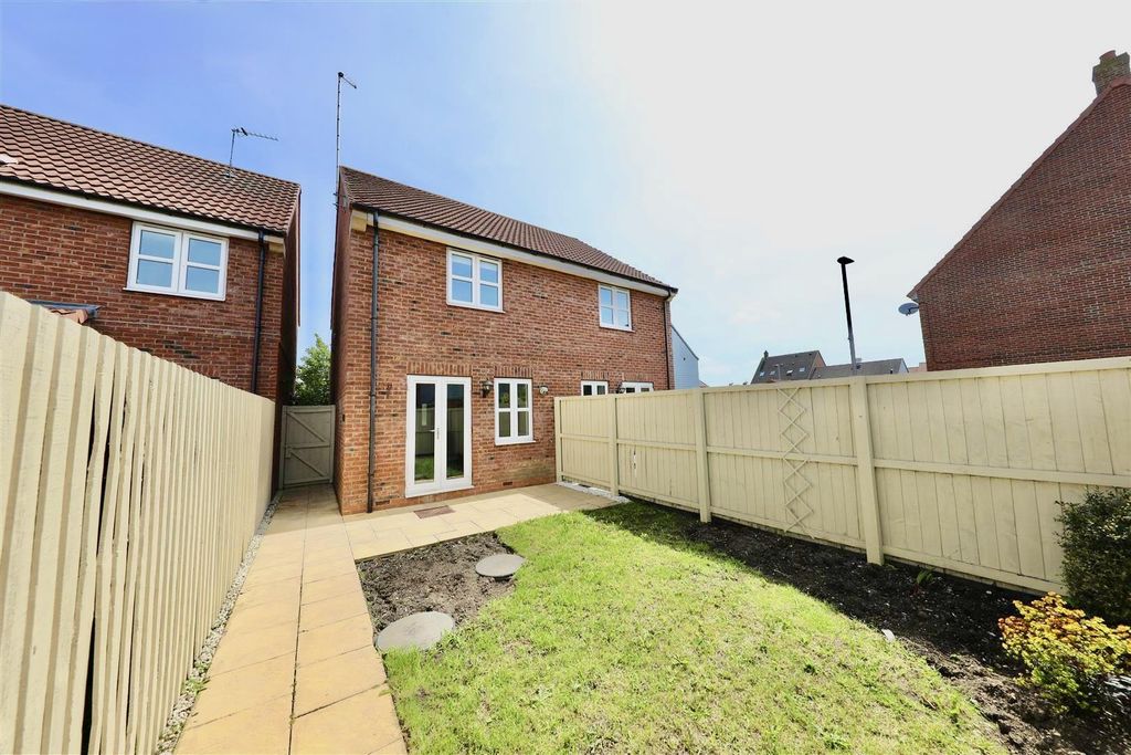 Property photo 3 of 16 Outside