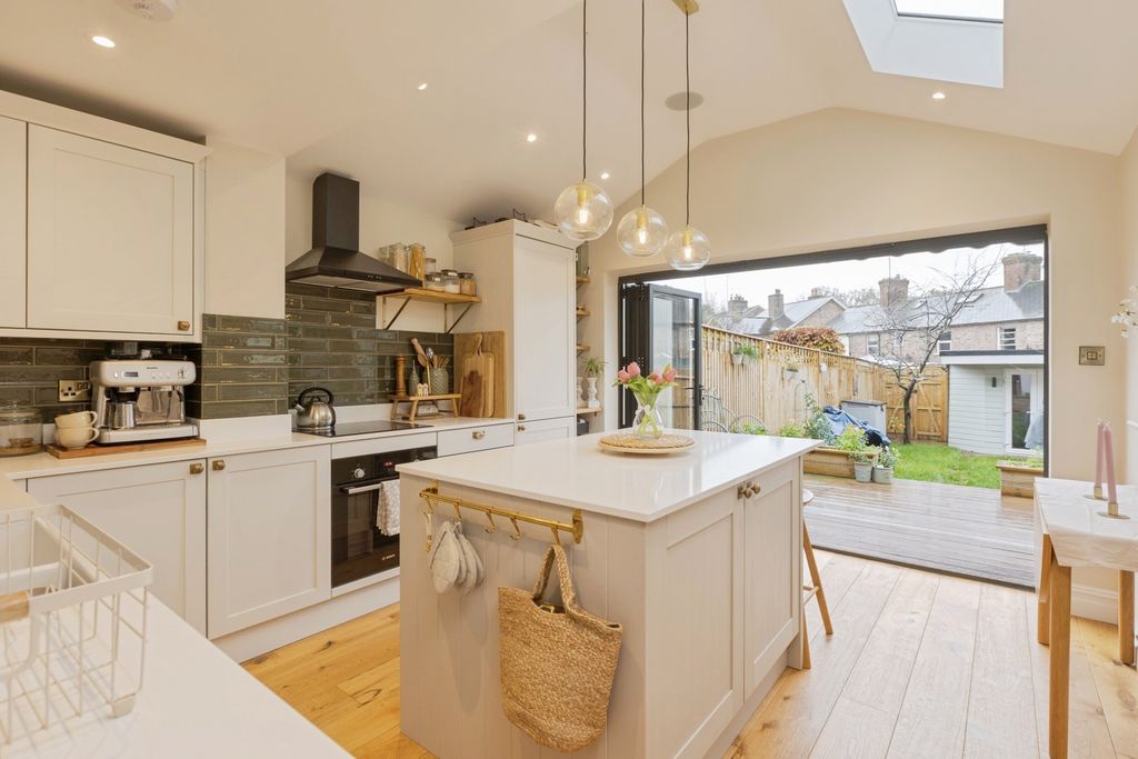 Property photo 2 of 16 Photo