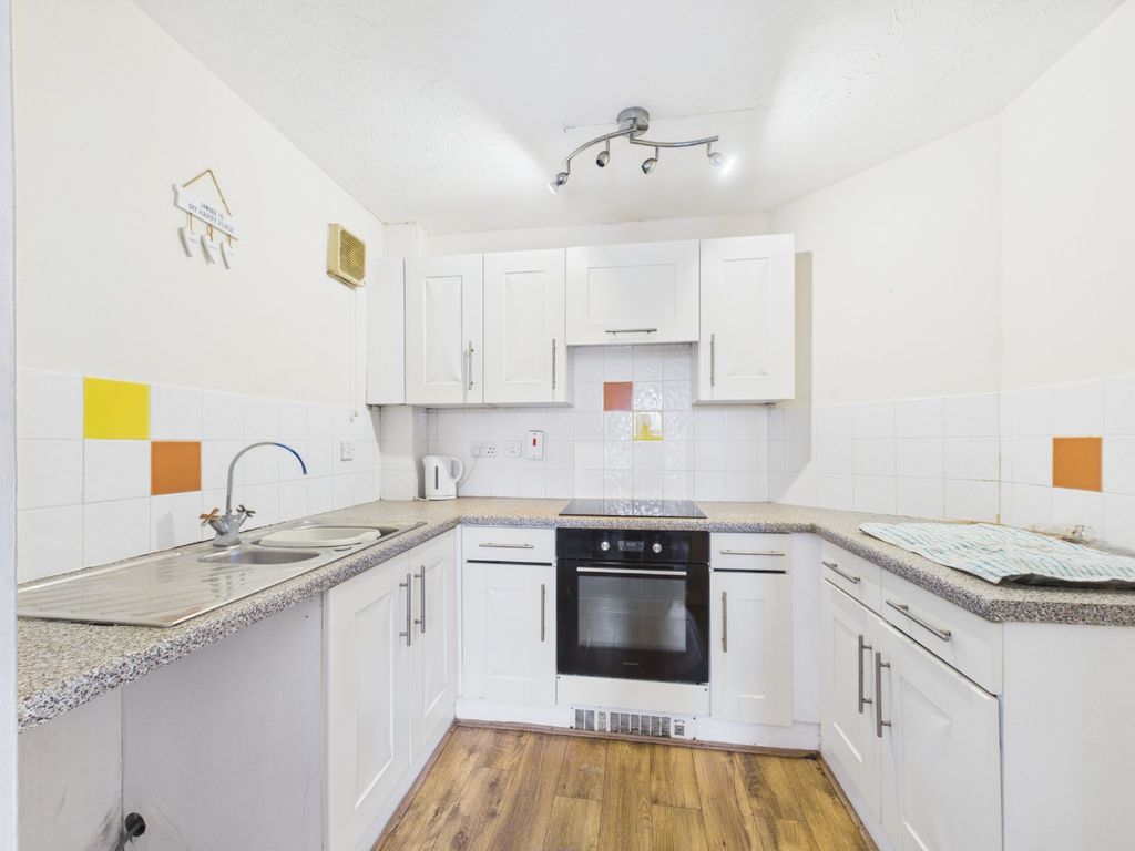 Property photo 2 of 15 4664435