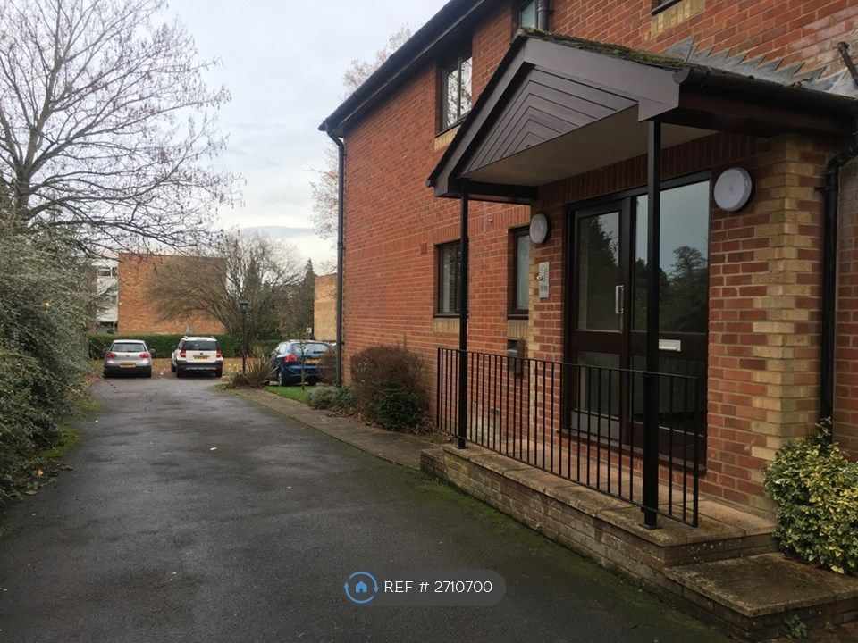 Property photo 2 of 10 Entrance Porch