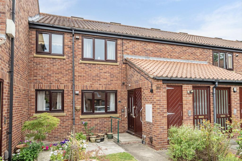 Property photo 1 of 10 External