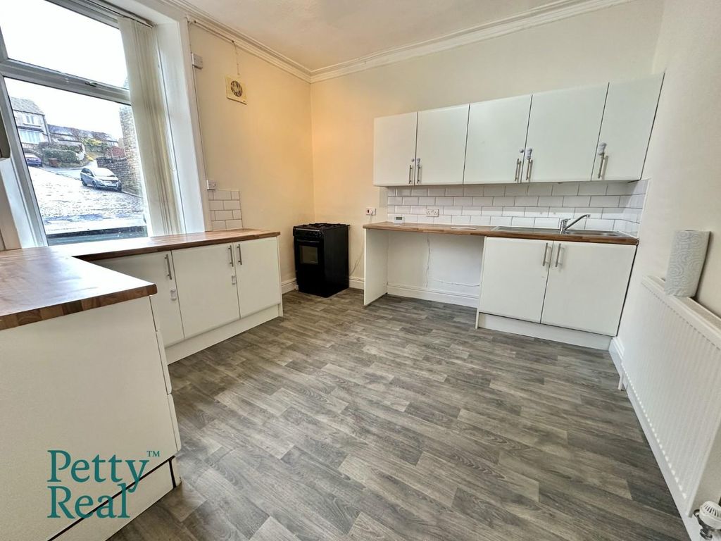 Property photo 3 of 11 C75B6896-E368-4D4A-909A-E28619947E3F.Jpeg