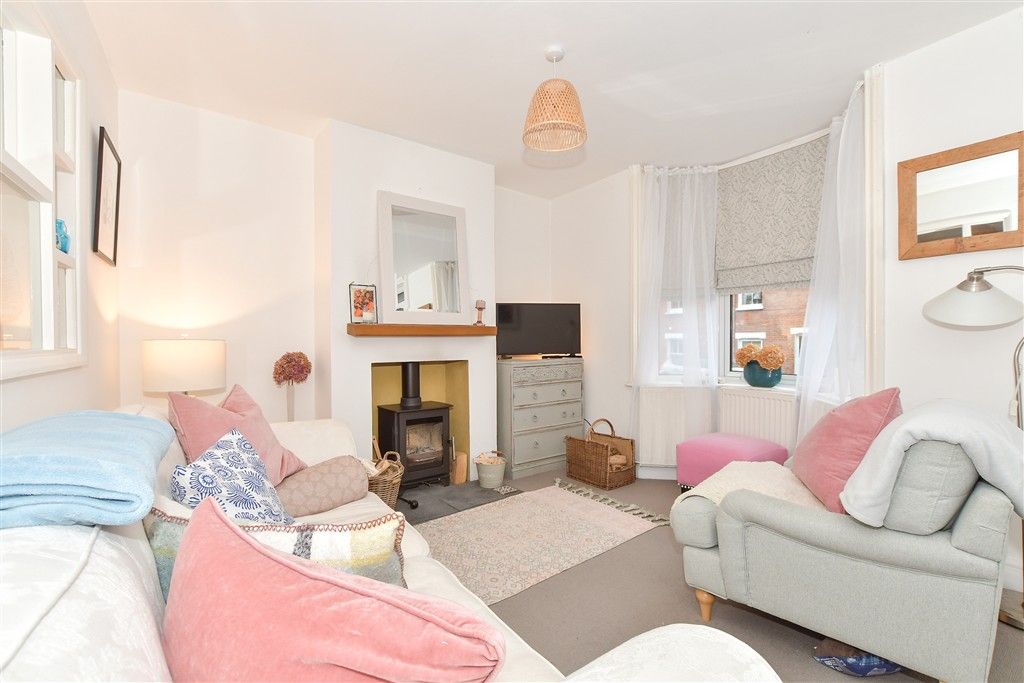 Property photo 3 of 11 Lounge