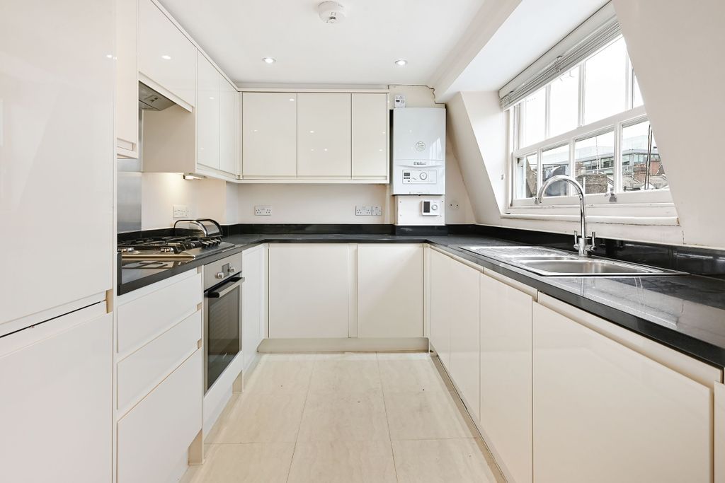 Property photo 3 of 11