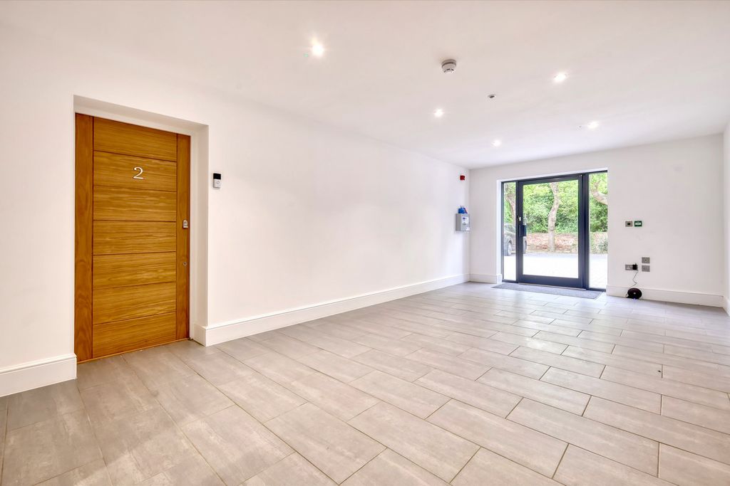 Property photo 3 of 4