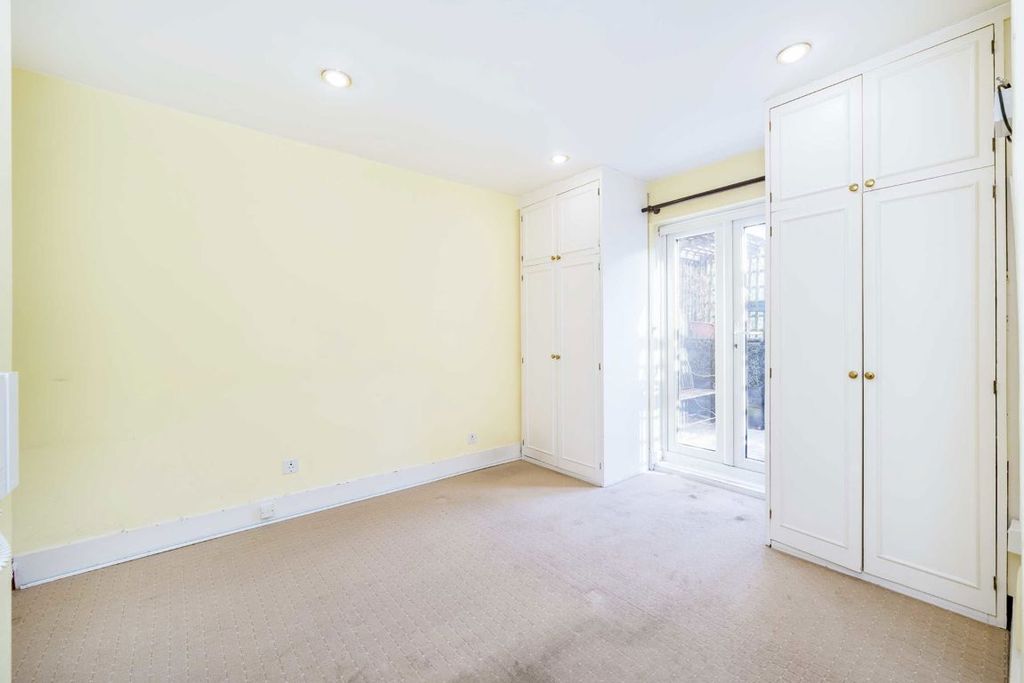 Property photo 3 of 6