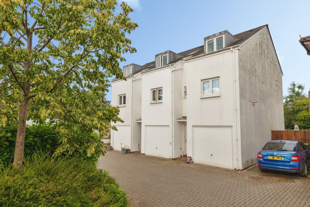 Property photo 1 of 16 Pbox-Img.Jpg