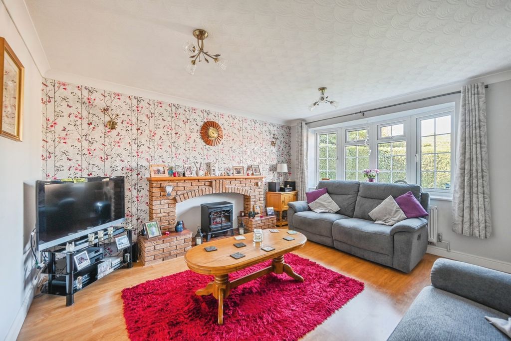 Property photo 2 of 17 Photo