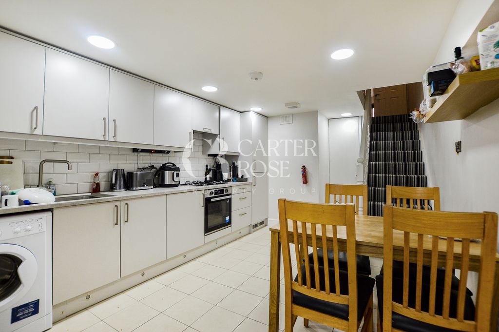 Property photo 1 of 15 Kitchen 